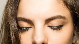 The Dos and Don'ts of Eyeliner Application: Common Mistakes to Avoid